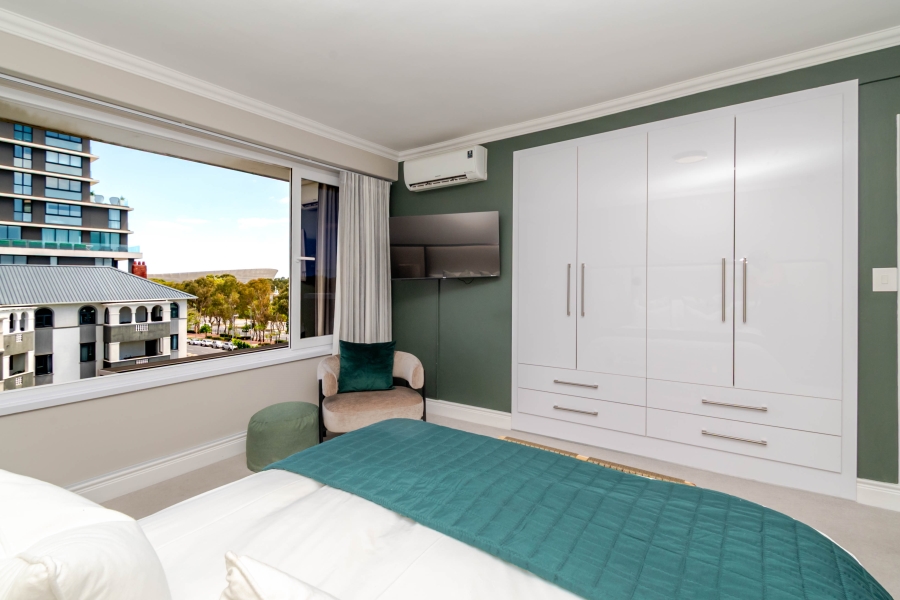 To Let 2 Bedroom Property for Rent in Green Point Western Cape